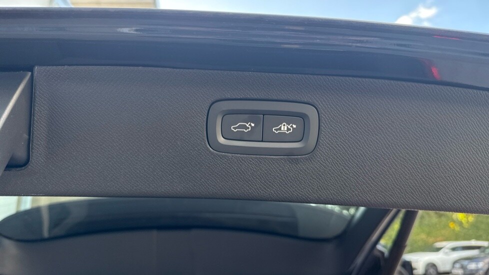 Used Volvo XC90 2025 for sale - 75860217: Photo 24