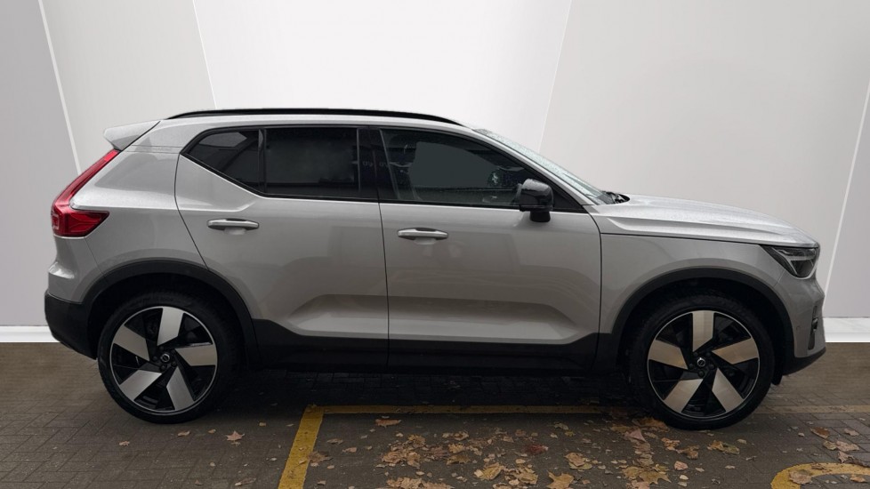 Used Volvo XC40 2023 for sale - 77319103: Photo 3