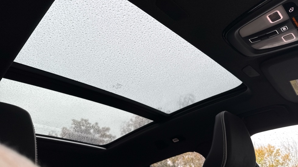 Used Volvo XC40 2023 for sale - 77319103: Photo 33