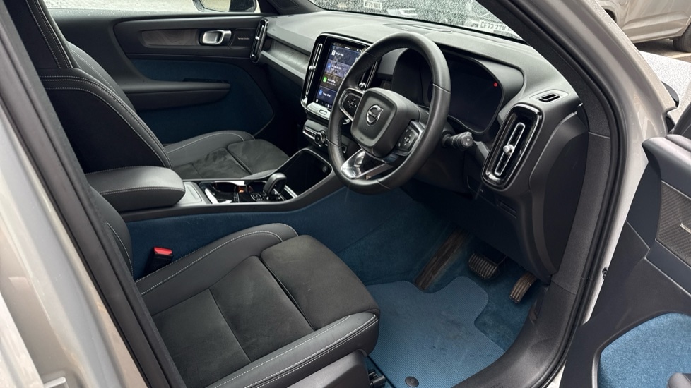 Used Volvo XC40 2023 for sale - 77319103: Photo 4