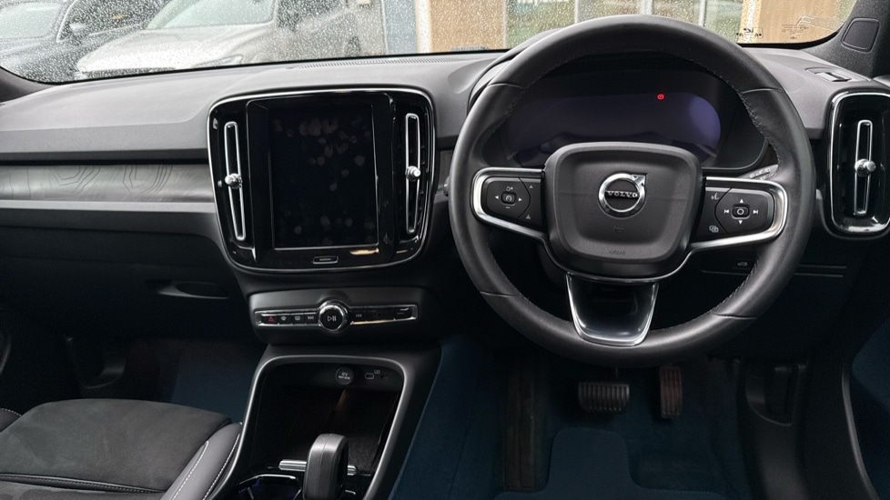 Used Volvo XC40 2023 for sale - 77319103: Photo 5