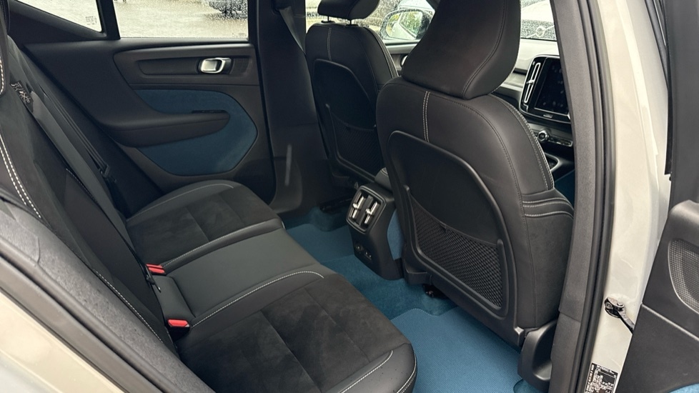 Used Volvo XC40 2023 for sale - 77319103: Photo 6