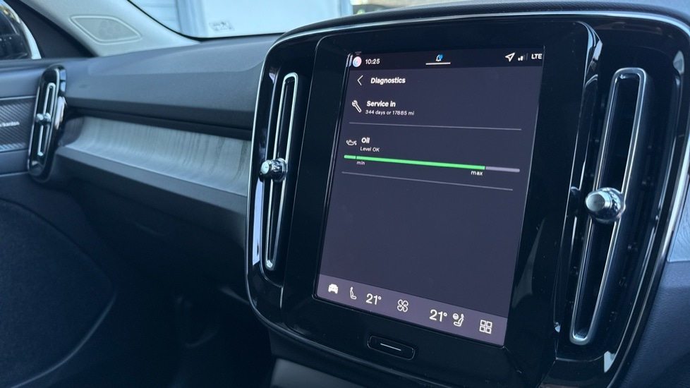 Used Volvo XC40 2025 for sale - 75921901: Photo 14