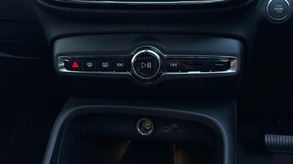 Used Volvo XC40 2025 for sale - 75921901: Photo 21