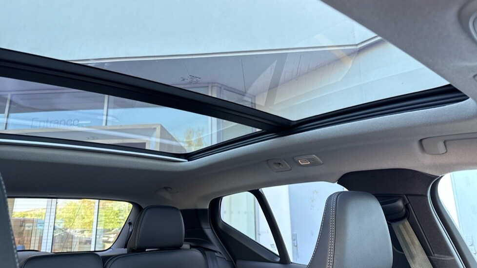 Used Volvo XC40 2025 for sale - 75921901: Photo 26