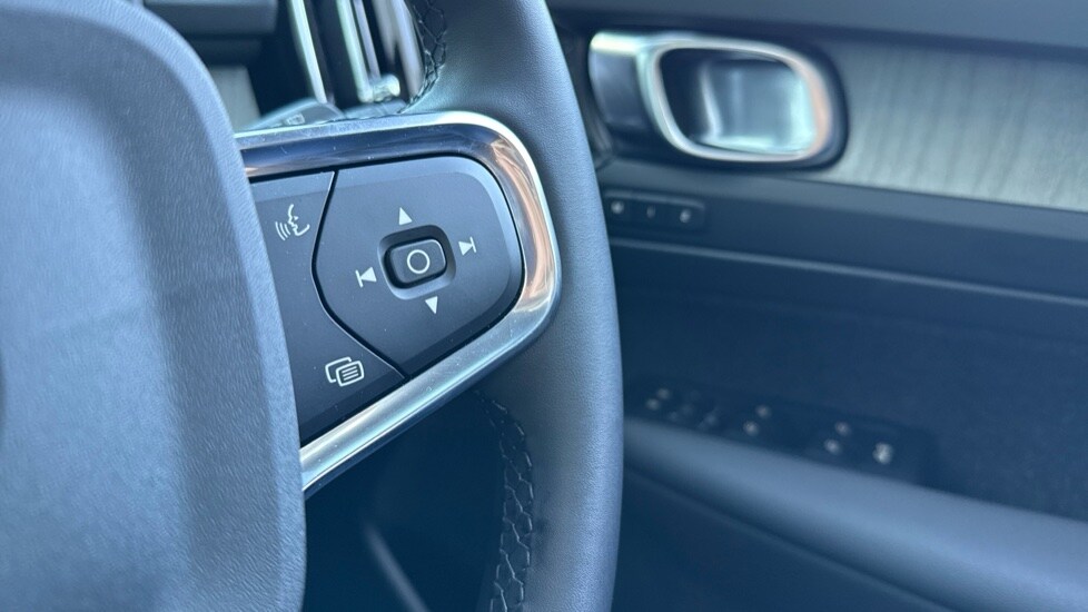 Used Volvo XC40 2025 for sale - 75921901: Photo 28