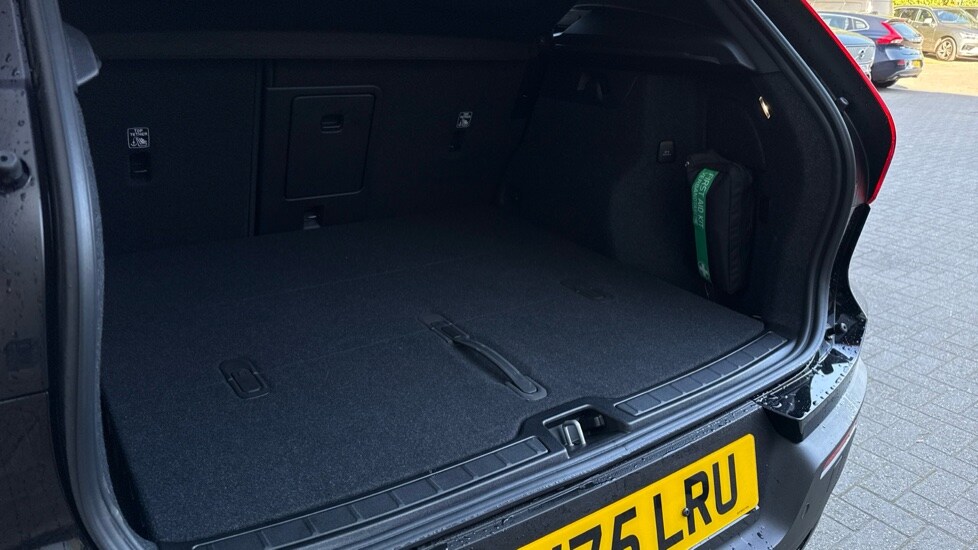 Used Volvo XC40 2025 for sale - 75921901: Photo 42