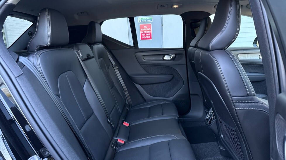 Used Volvo XC40 2025 for sale - 75921901: Photo 6