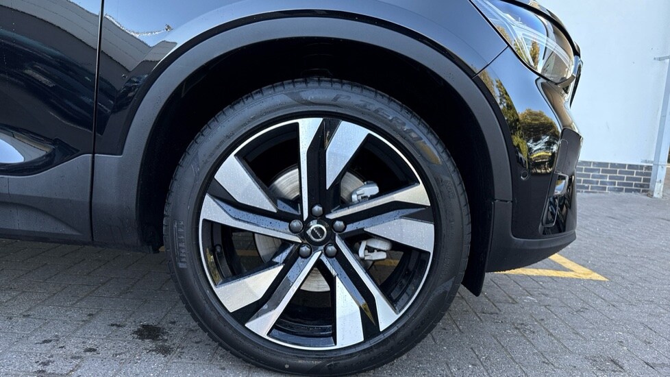 Used Volvo XC40 2025 for sale - 75921901: Photo 9