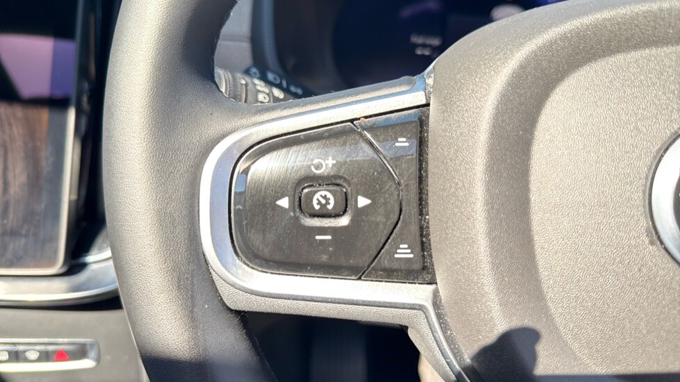 Used Volvo XC90 2025 for sale - 78172665: Photo 40