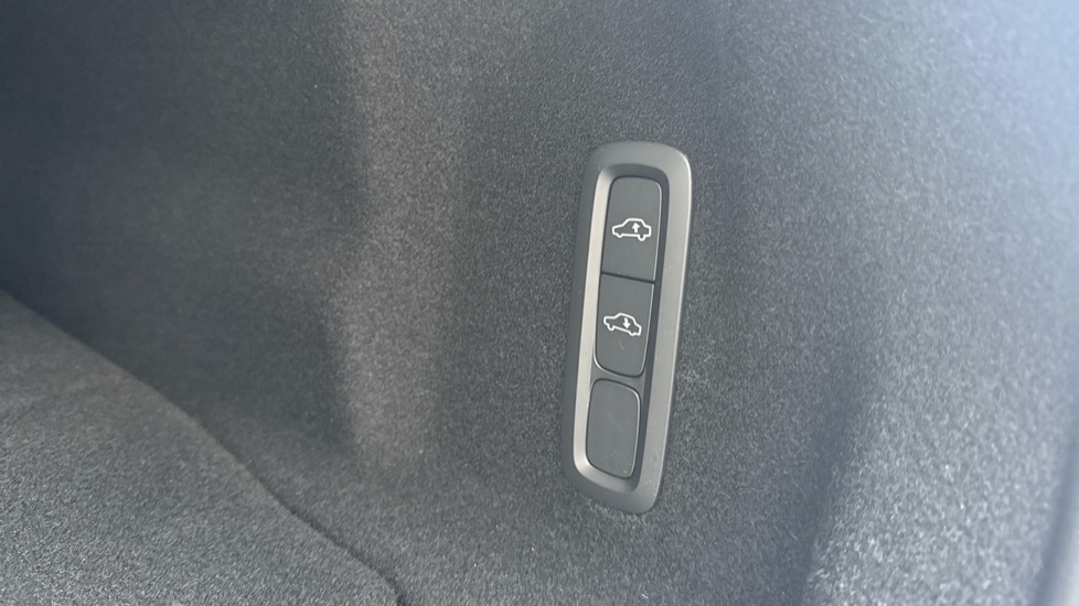 Used Volvo XC60 2025 for sale - 77071043: Photo 15