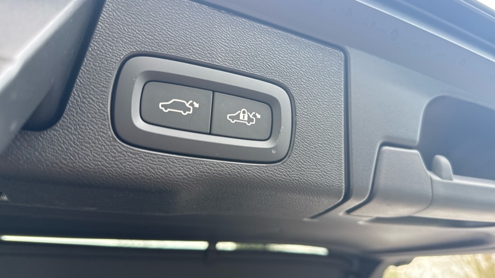 Used Volvo XC60 2025 for sale - 77071043: Photo 17