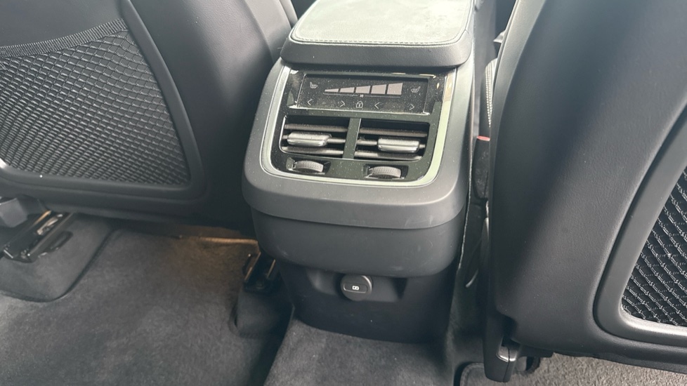 Used Volvo XC90 2024 for sale - 76942975: Photo 28
