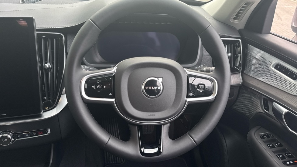 Used Volvo XC90 2025 for sale - 77326293: Photo 10