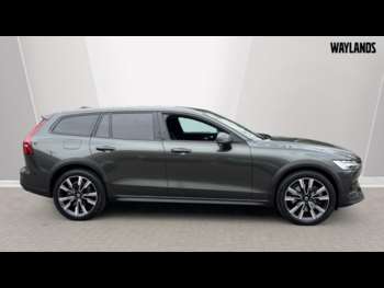 Used Volvo V60 2021 for sale - 74461457: Photo