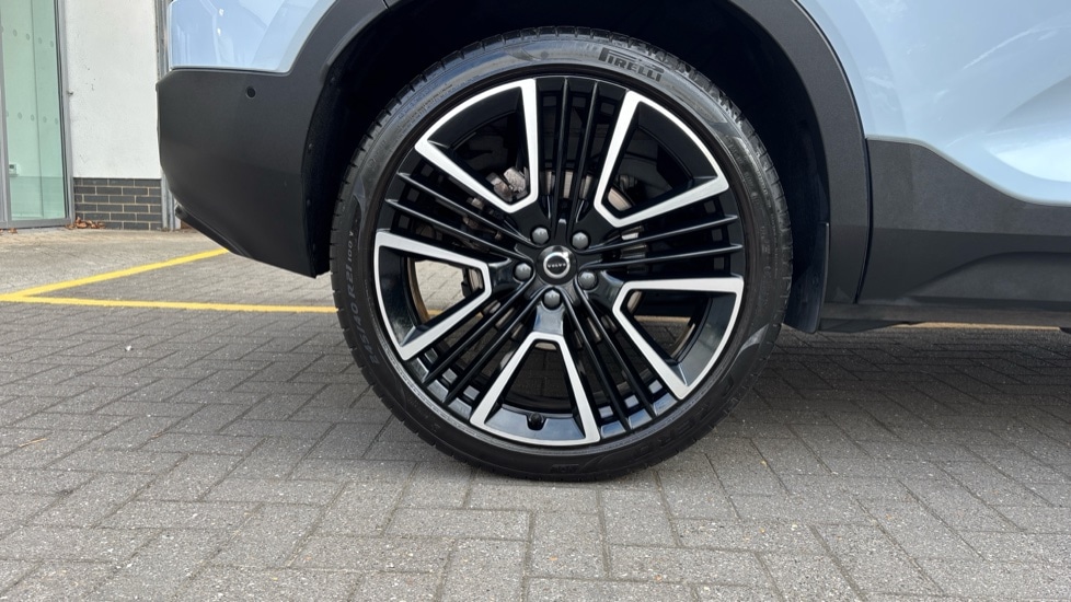 Used Volvo XC40 2025 for sale - 77133932: Photo 9