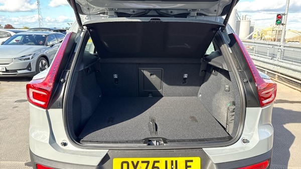 Used Volvo XC40 2025 for sale - 76067049: Photo 16