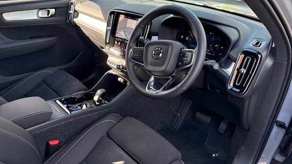 Used Volvo XC40 2025 for sale - 76067049: Photo 4