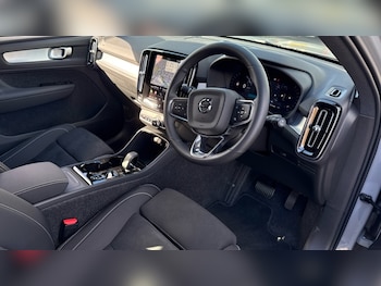 Used Volvo XC40 2025 for sale - 76067049: Photo 4