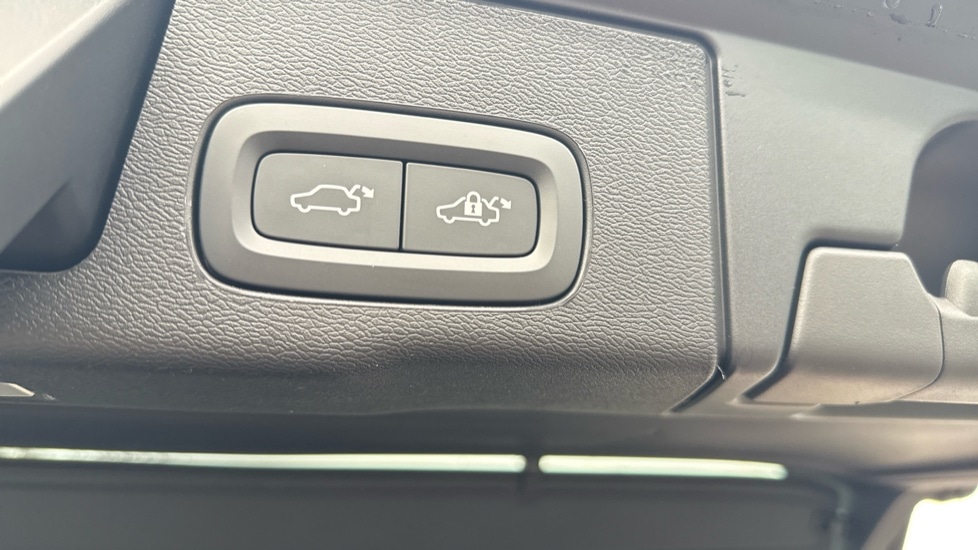 Used Volvo XC60 2025 for sale - 76874356: Photo 17