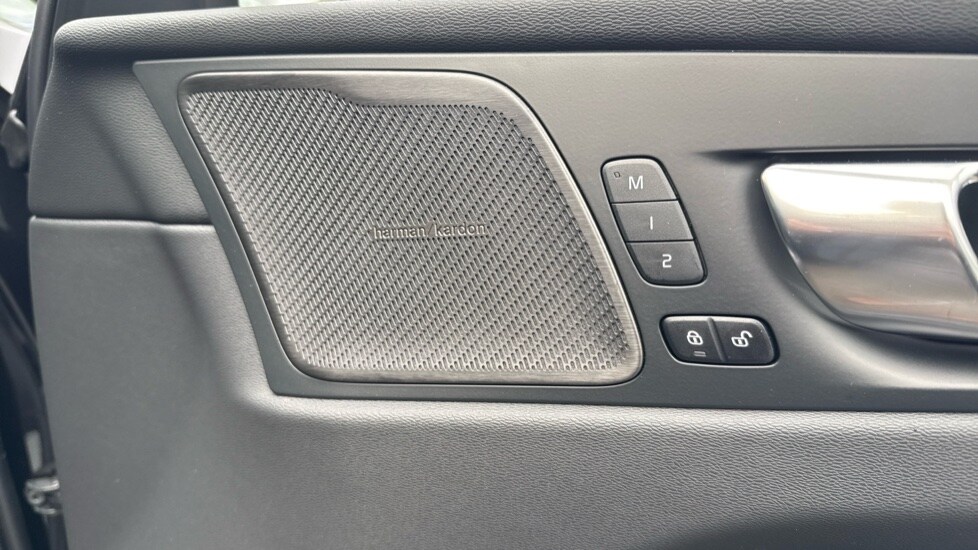 Used Volvo XC60 2025 for sale - 76874356: Photo 35