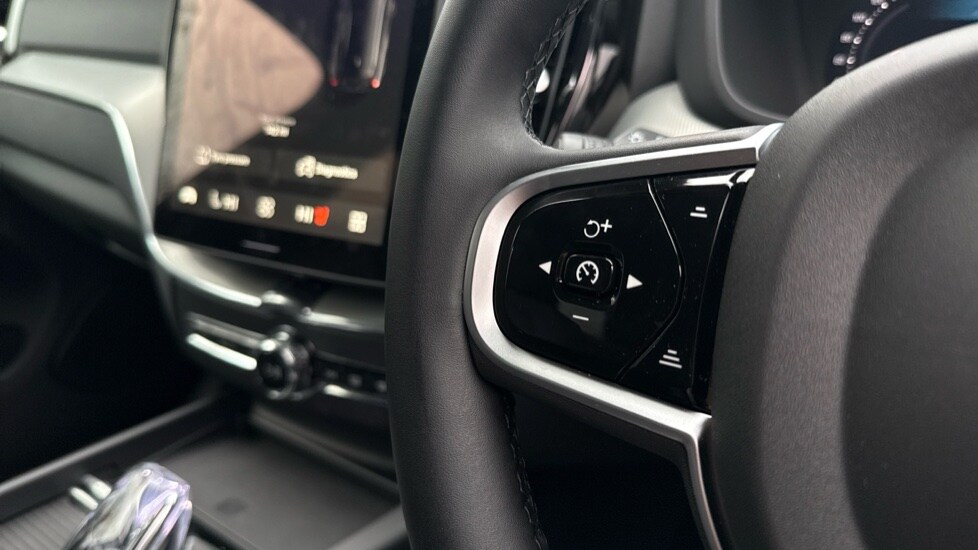 Used Volvo XC60 2025 for sale - 76874356: Photo 43