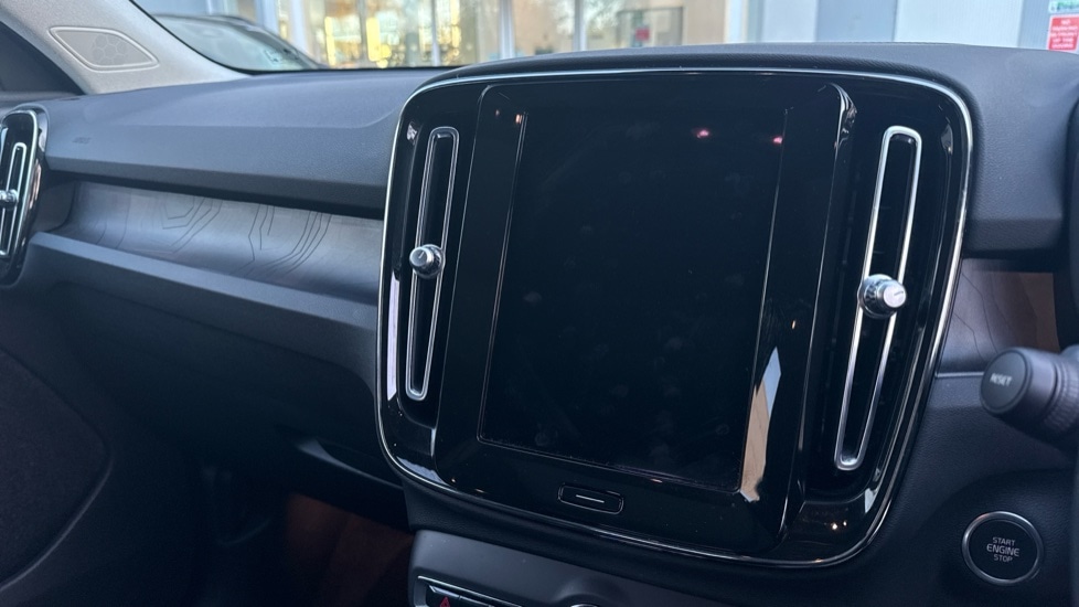 Used Volvo XC40 2023 for sale - 76684362: Photo 12