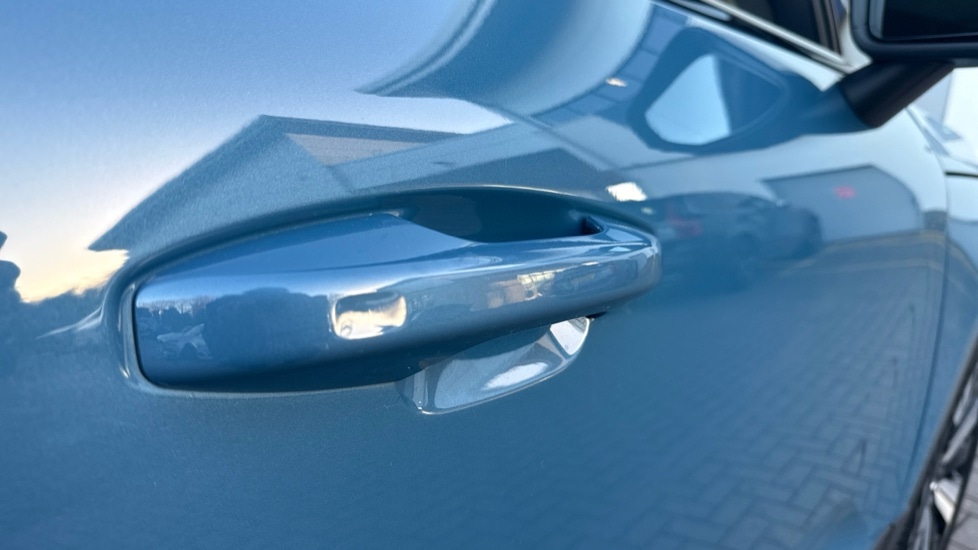 Used Volvo XC40 2023 for sale - 76684362: Photo 15