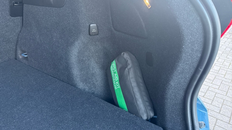 Used Volvo XC40 2023 for sale - 76684362: Photo 25