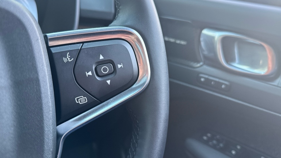 Used Volvo XC40 2023 for sale - 76684362: Photo 38