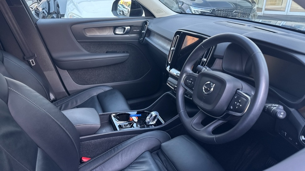 Used Volvo XC40 2023 for sale - 76684362: Photo 4