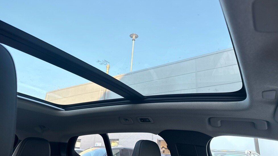 Used Volvo XC40 2023 for sale - 76684362: Photo 44