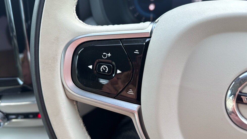 Used Volvo XC60 2025 for sale - 77786079: Photo 38