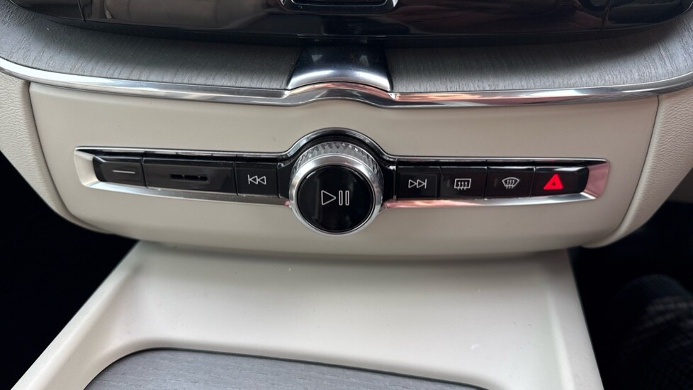 Used Volvo XC60 2025 for sale - 77786079: Photo 46