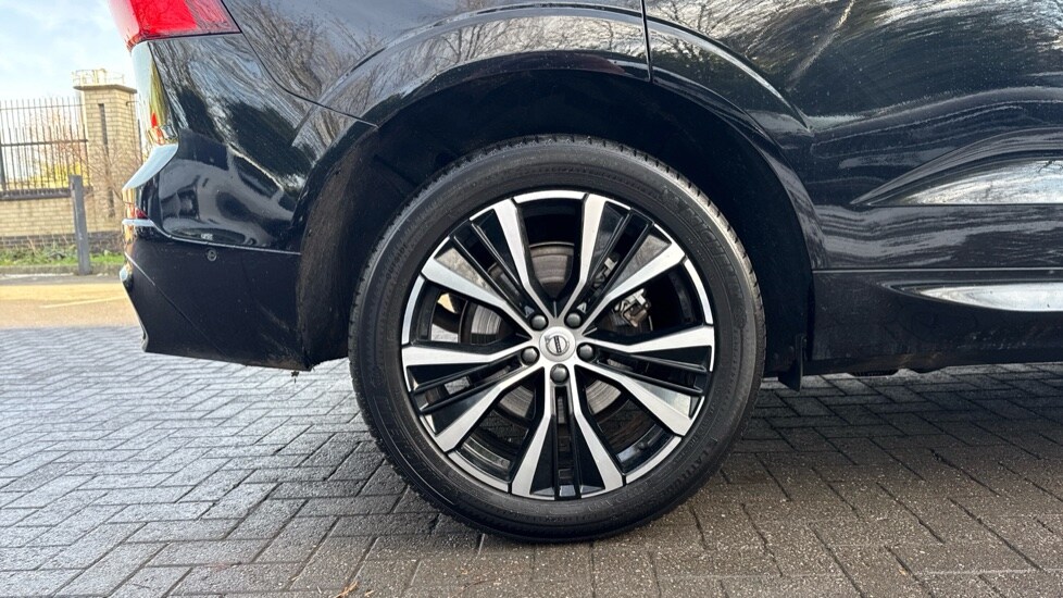 Used Volvo XC60 2025 for sale - 77786079: Photo 9
