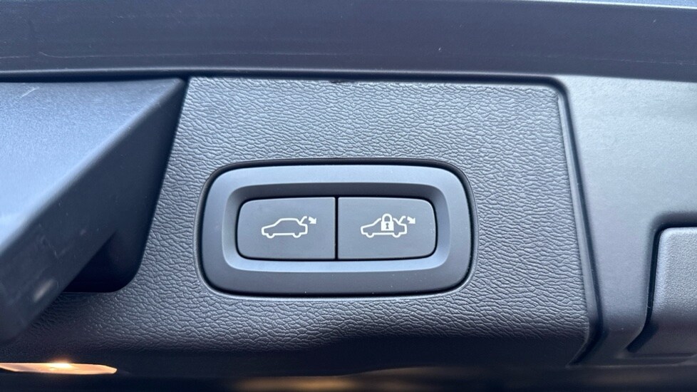 Used Volvo XC60 2025 for sale - 76556888: Photo 16