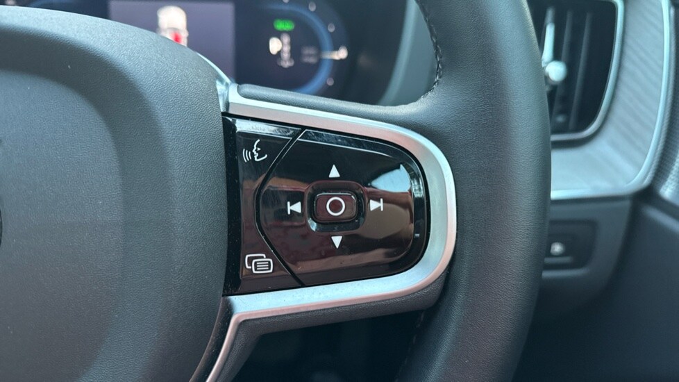 Used Volvo XC60 2025 for sale - 76556888: Photo 30