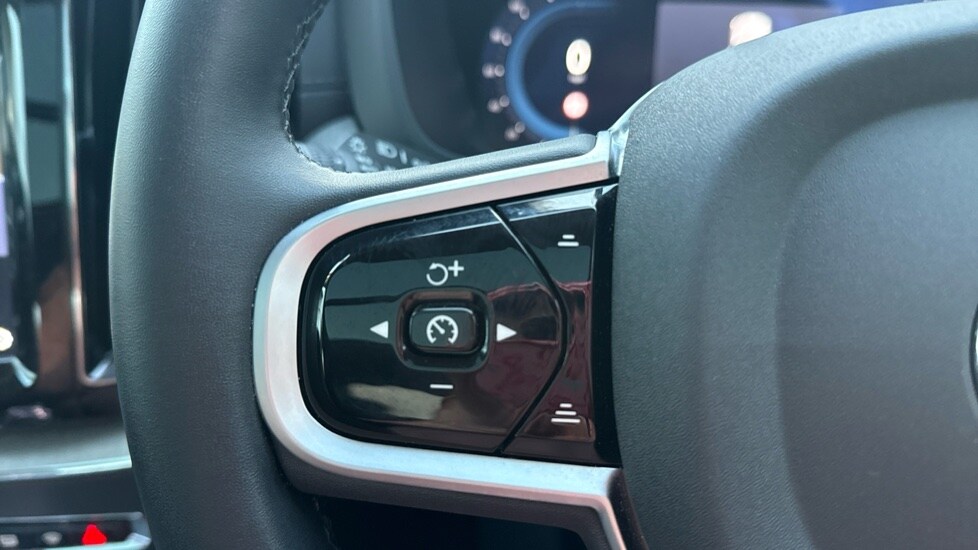 Used Volvo XC60 2025 for sale - 76556888: Photo 31