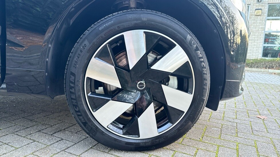 Used Volvo XC60 2025 for sale - 76556888: Photo 9