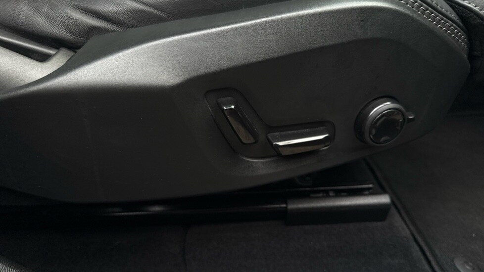 Used Volvo XC60 2024 for sale - 76361782: Photo 32