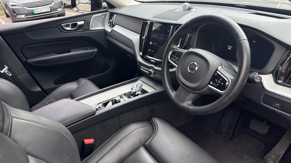 Used Volvo XC60 2024 for sale - 76361782: Photo 4