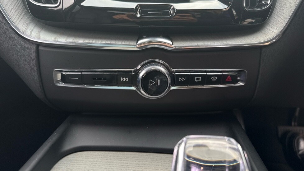 Used Volvo XC60 2024 for sale - 76361782: Photo 40