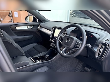 Used Volvo XC40 2025 for sale - 79181959: Photo