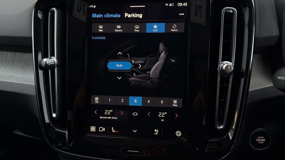 Used Volvo XC40 2023 for sale - 77063383: Photo 35