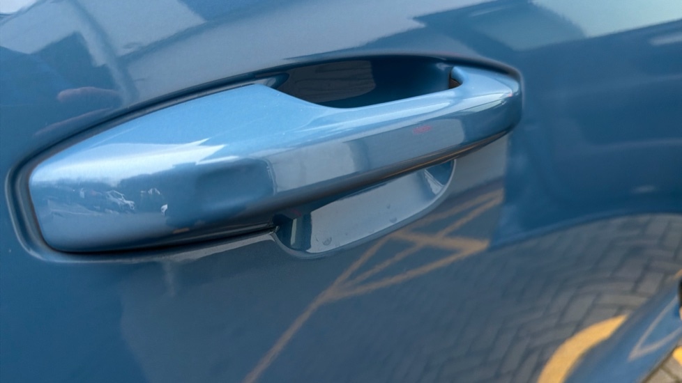 Used Volvo XC40 2023 for sale - 77063383: Photo 40