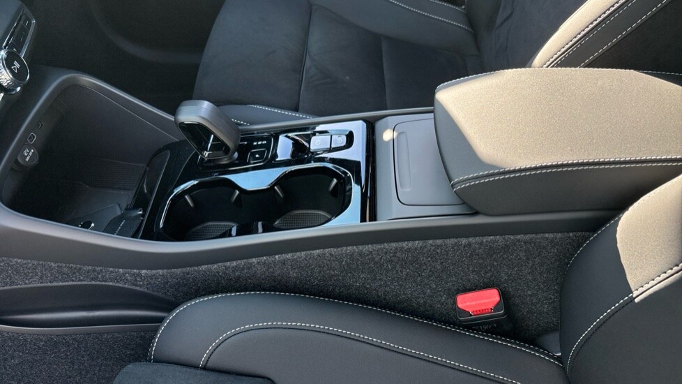 Used Volvo XC40 2025 for sale - 76003608: Photo 21