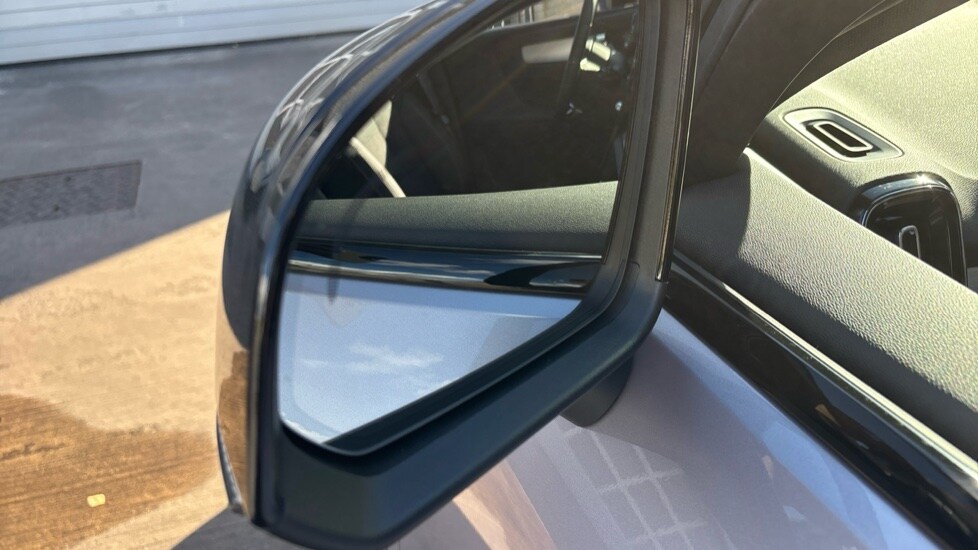 Used Volvo XC40 2025 for sale - 76003608: Photo 28