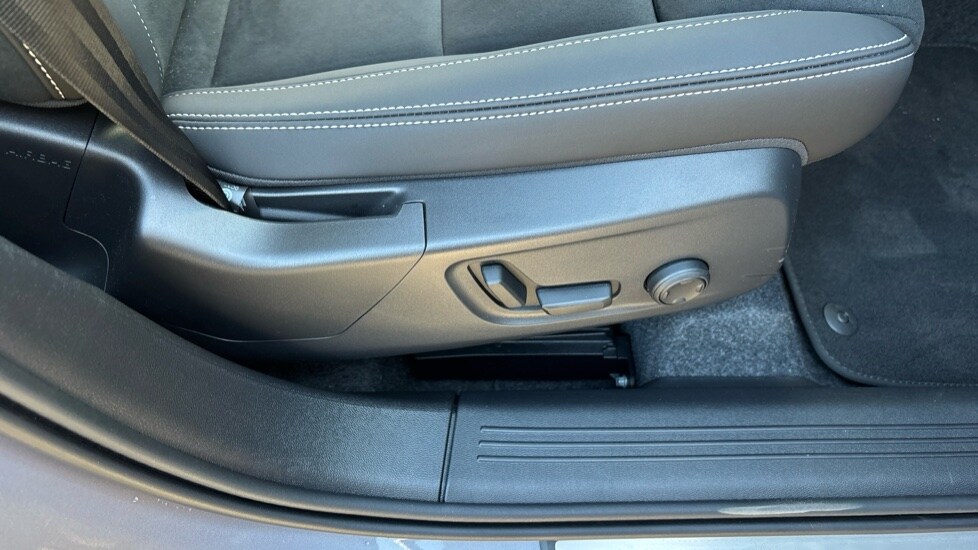 Used Volvo XC40 2025 for sale - 76003608: Photo 31