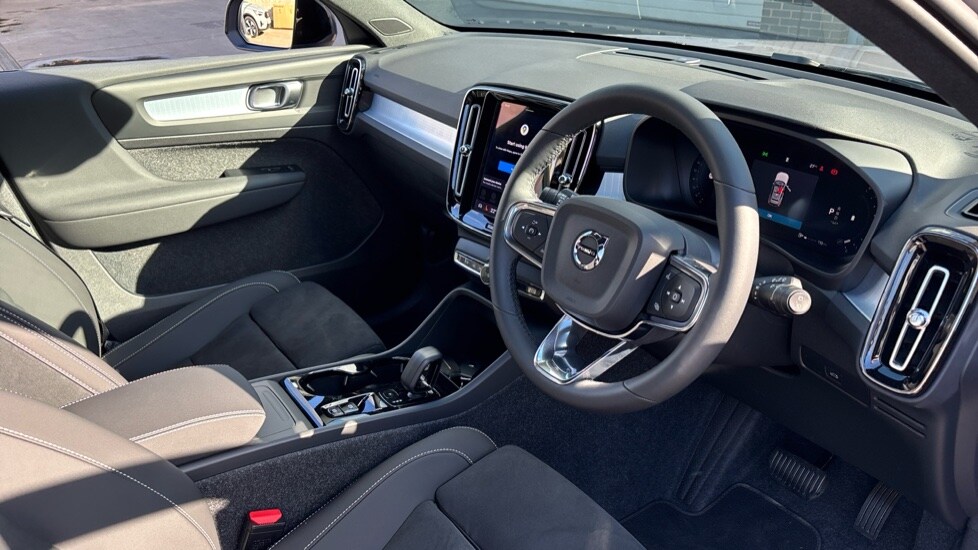 Used Volvo XC40 2025 for sale - 76003608: Photo 4