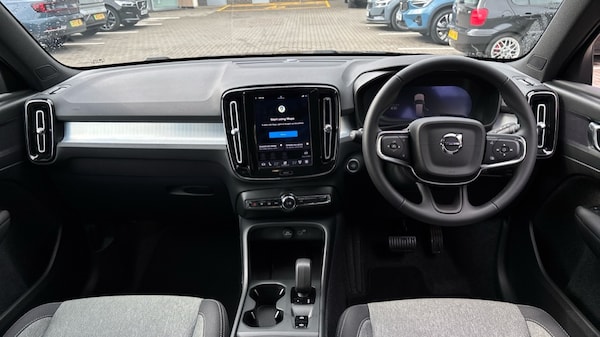 Used Volvo XC40 2025 for sale - 75472392: Photo 5